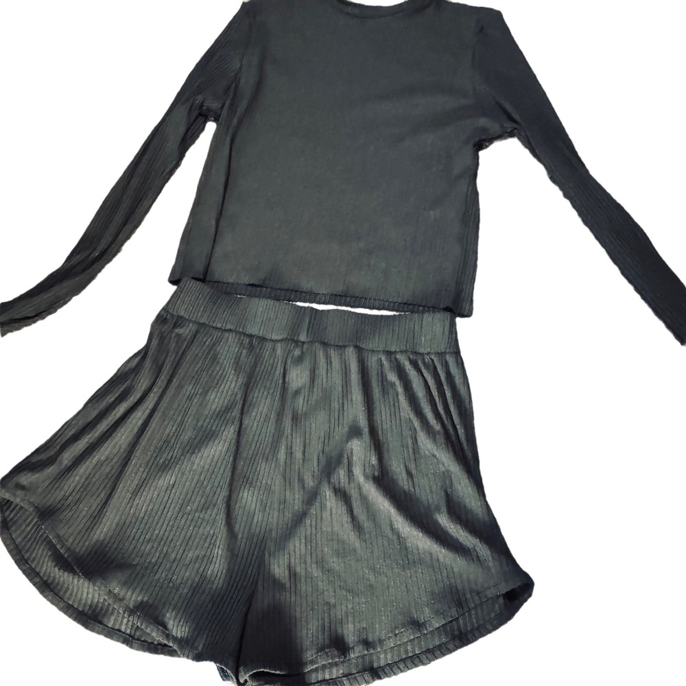 NWOT Hackwith Design House Green Ribbed Long Sleeve Top And Shorts Sz Small - Picture 1 of 13